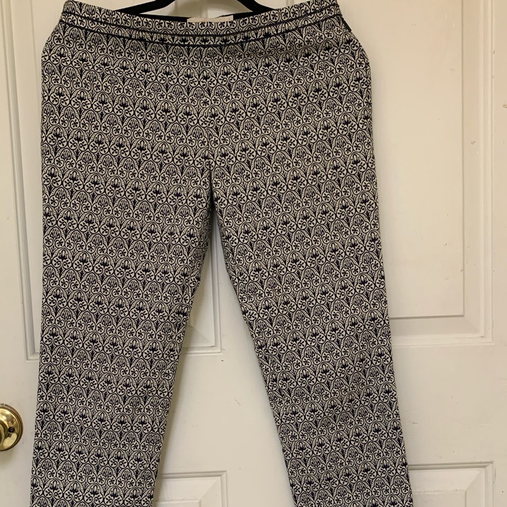 Used Tory Burch Bundle comes with Wrapping! - Picture 2 of 8